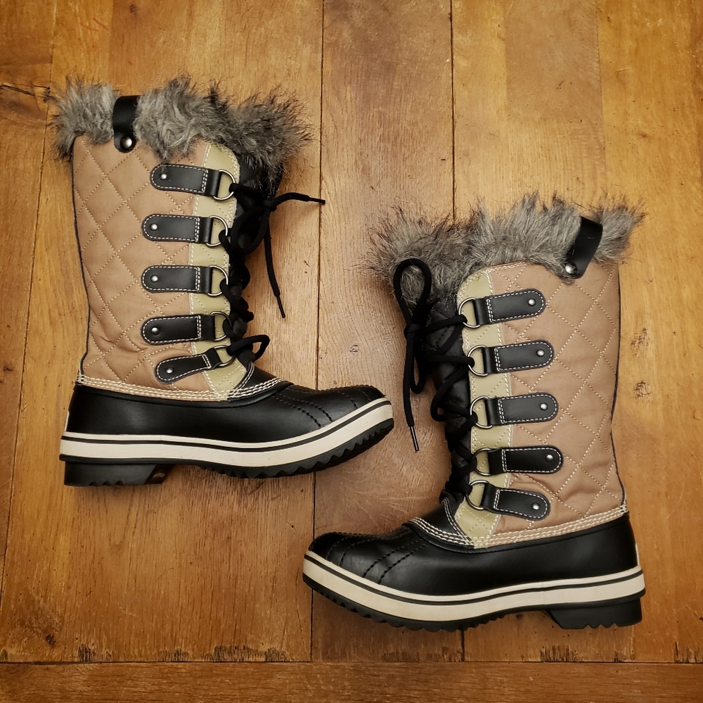 Sorel Tofino quilted womans boots